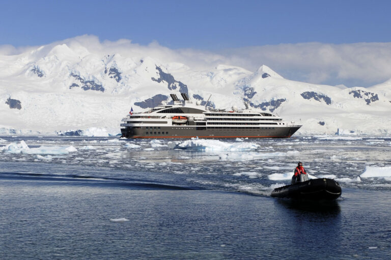 Ga Adrien de Gerlache achterna op expeditie cruise naar Antartica met PONANT