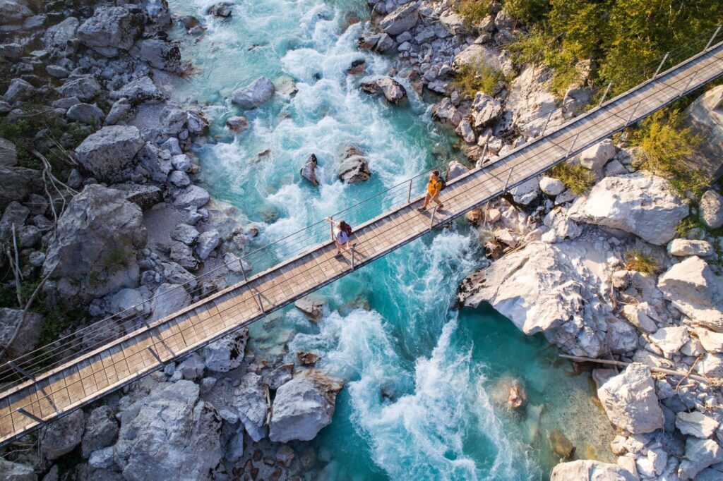 Slovenië: brug over water