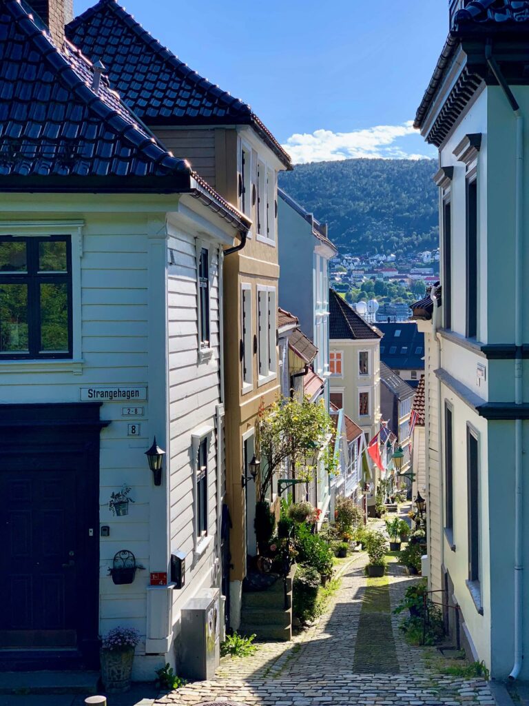 Steegje in Bergen, Noorwegen, Scandinavië