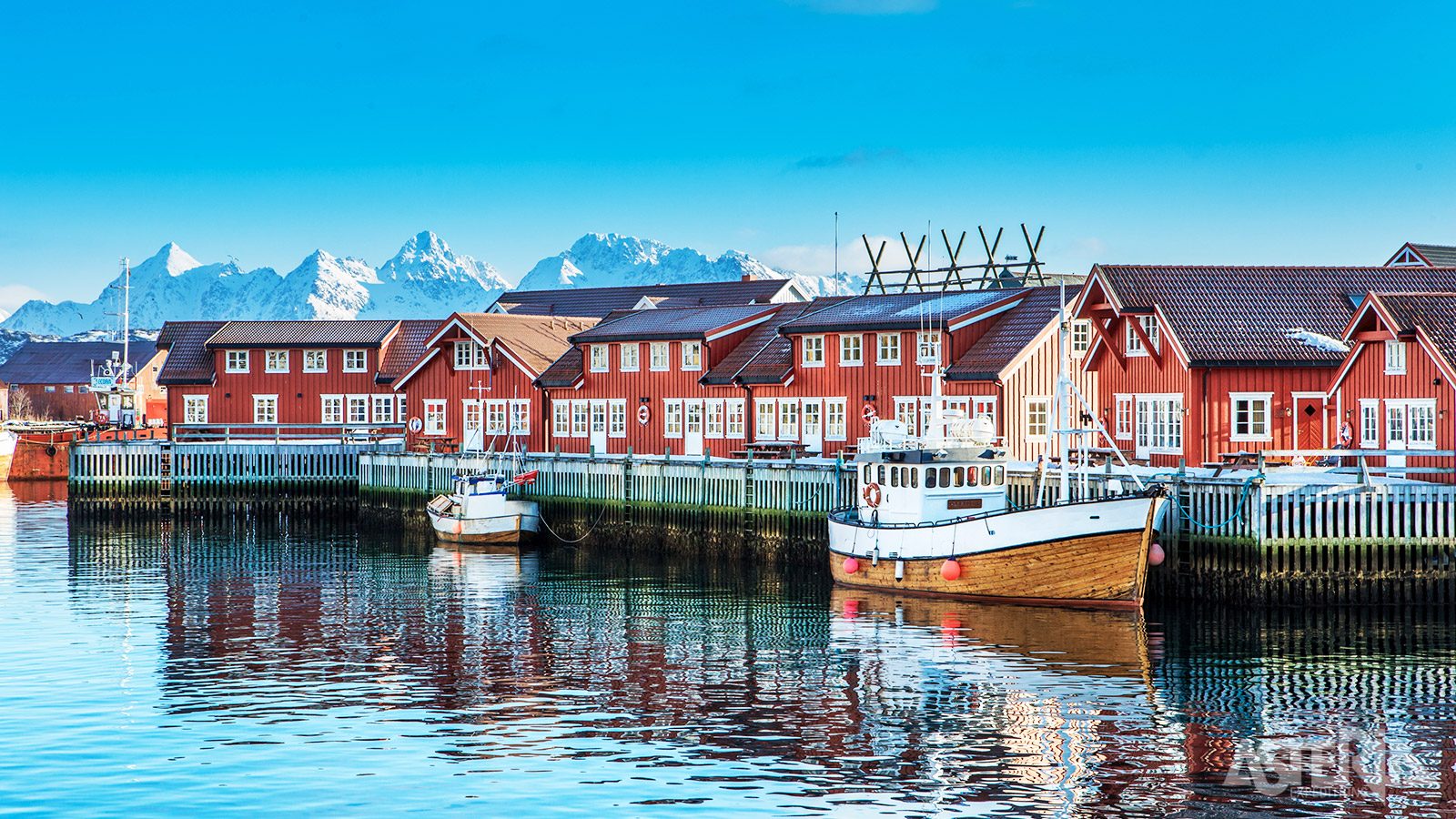 noorwegen-op-zoek-naar-het-noorderlicht-svolvaer-havenstad