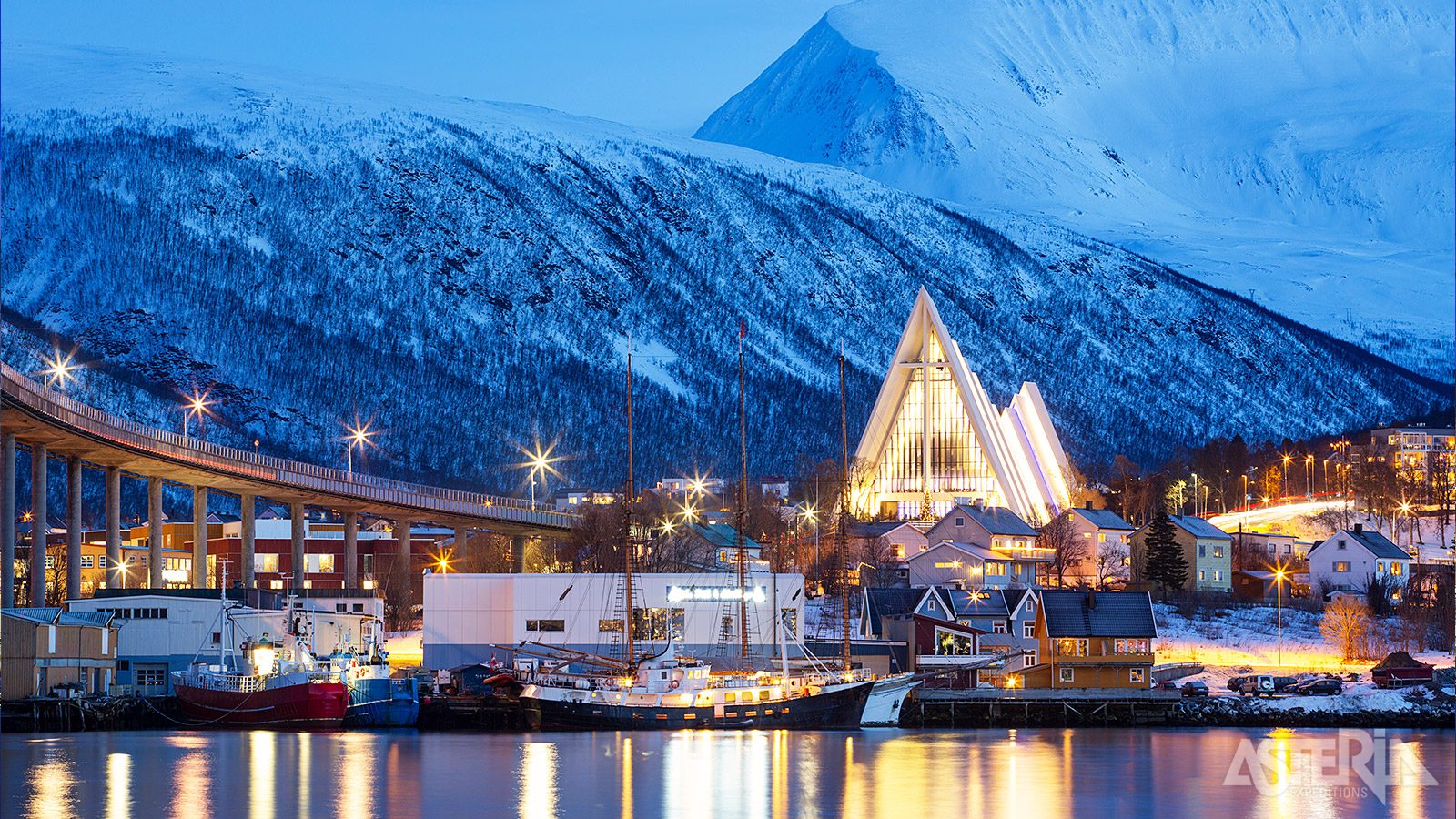 noorwegen-op-zoek-naar-het-noorderlicht-tromso-kathedraal(1)